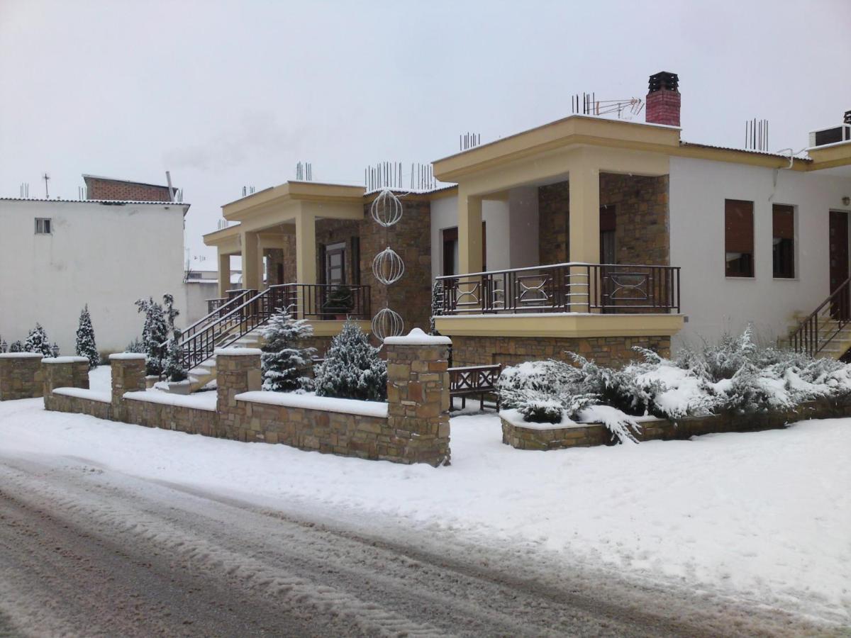 Villa Evenos Káto Loutrákion Zimmer foto
