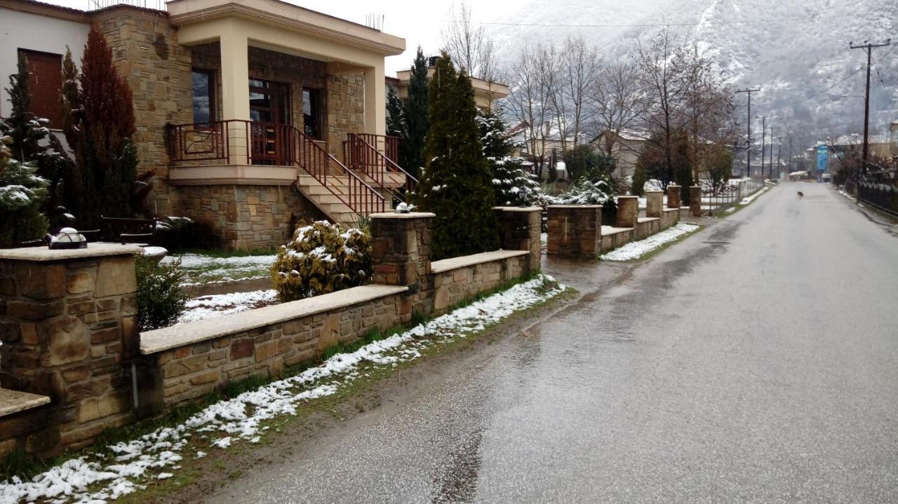 Villa Evenos Káto Loutrákion Exterior foto